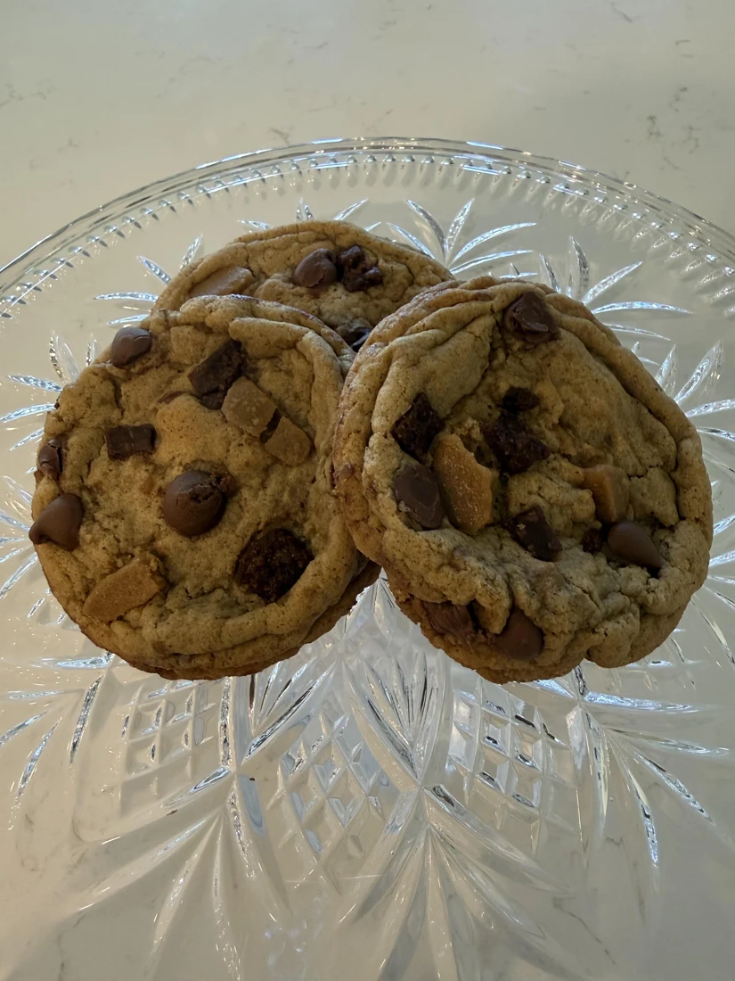Chocolate chip toffee cookies